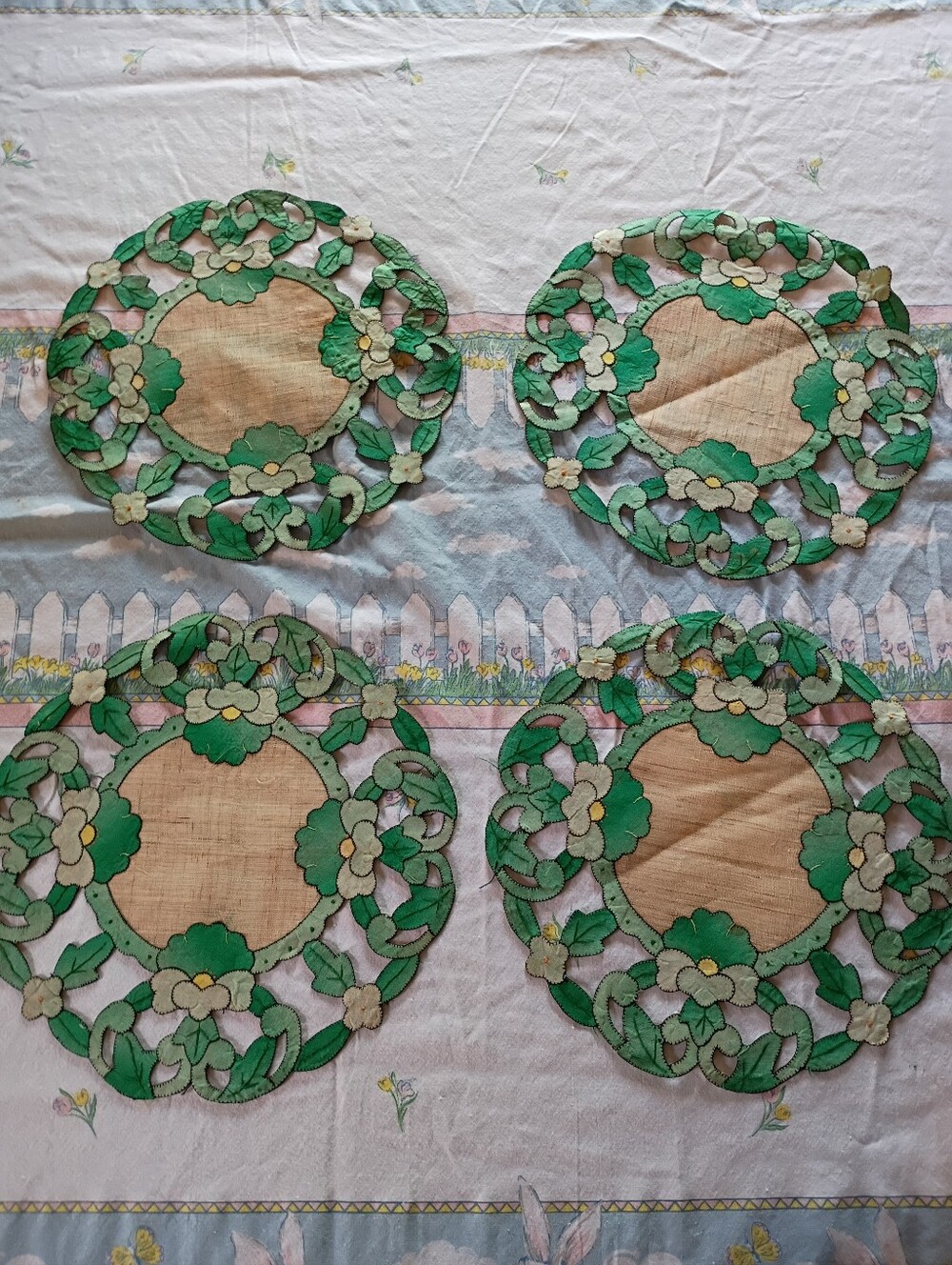 4 VINTAGE HANDMADE PLACEMATS/DOILIES